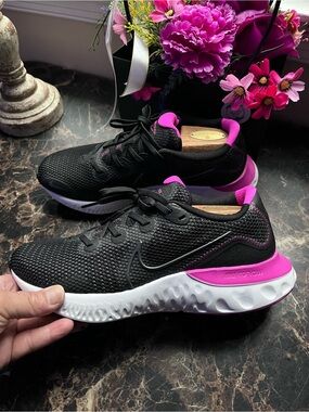 Nike Renew Run
Athletic/Lifestyle 
All-Day Wear Shoes
Size 10 for Women